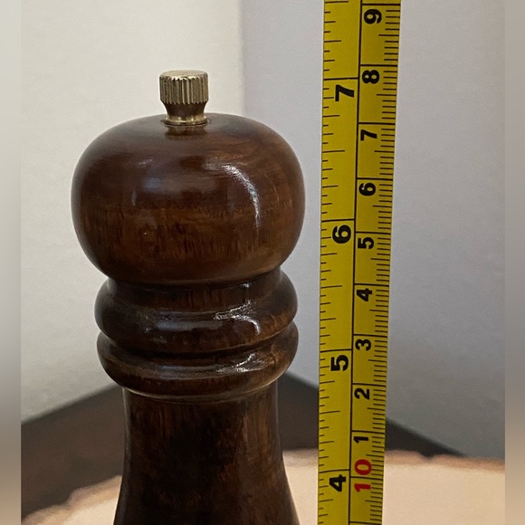 Vintage Wooden Pepper Mill Grinder Shaker Dark Brown High Gloss Hand Carved 7” - Picture 6 of 7